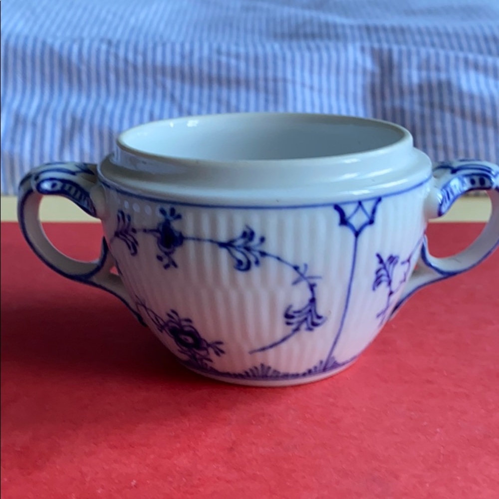 Vintage Royal Copenhagen sugar bowl/ top missing